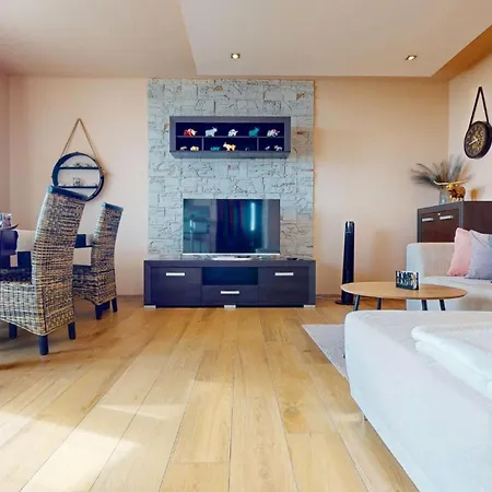 Koloseo Apartment With Parking Apartamento Bratislava