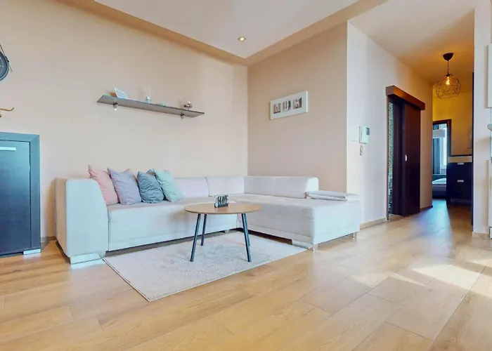 Koloseo Apartment With Parking Apartamento Bratislava